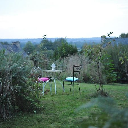 Demeure De Kergoguen Plougonver Exterior foto